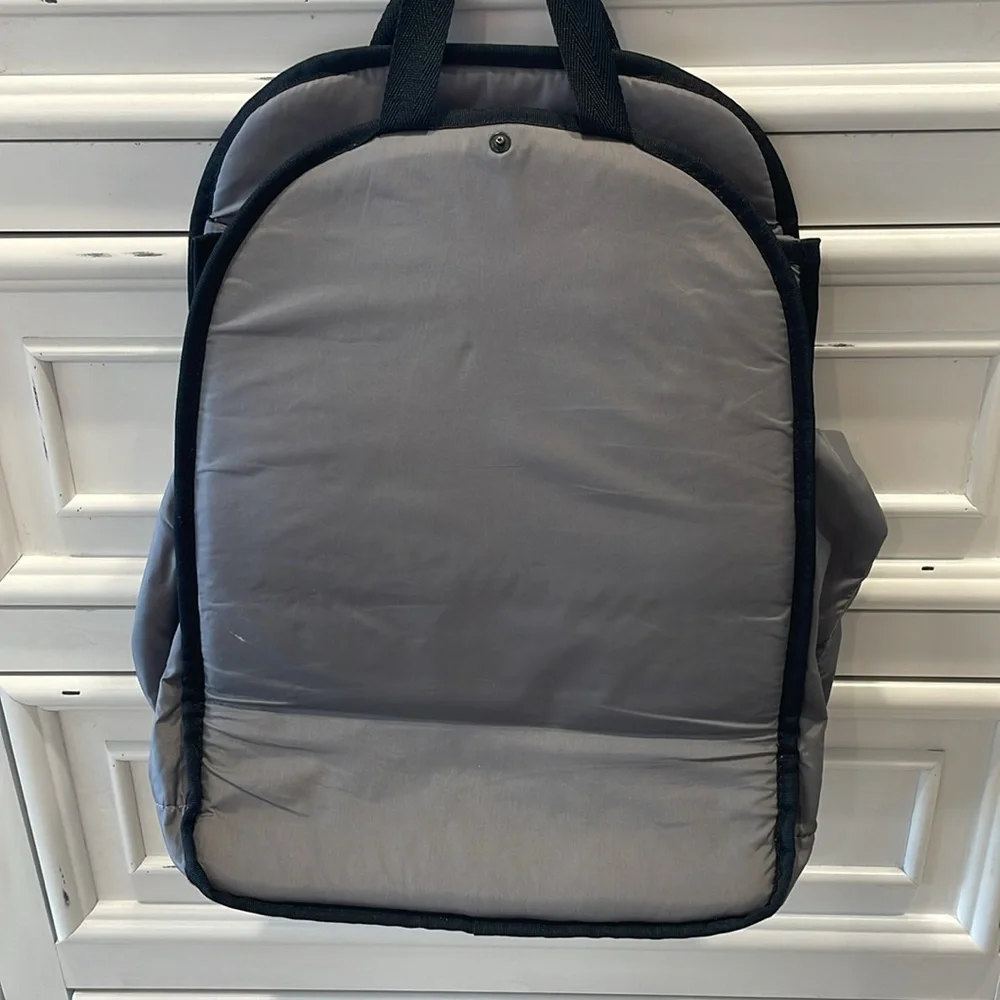 Le Sportsac Red Backpack - Picture 7 of 12